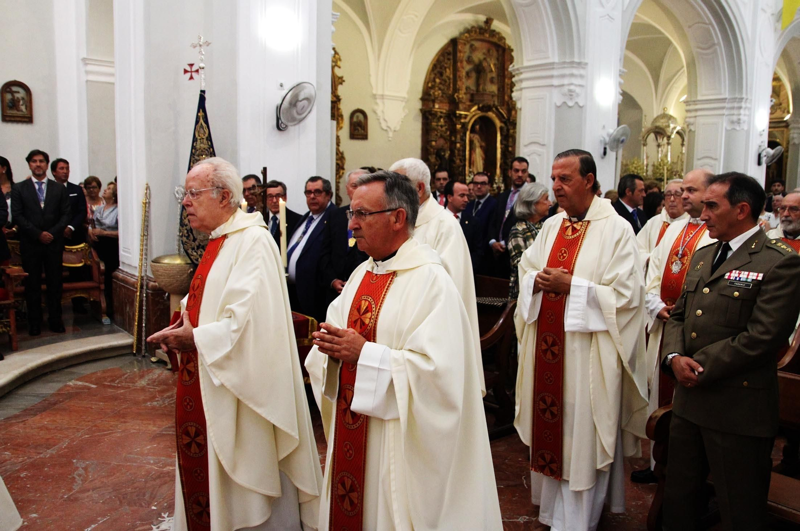 Misa ante la Virgen de La Cinta presidida por el obispo de Huelva, José Vilaplana, en la Catedral