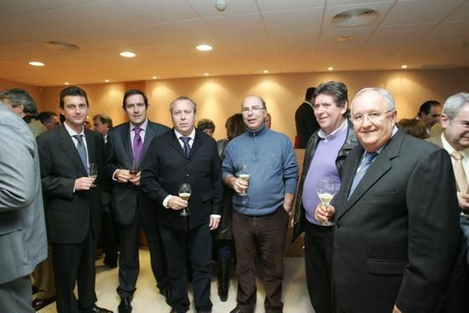 Miguel Berraquero; Fernando García, presidente de Acoje; Benjamín Sánchez, director comercial de Diario de Jerez y los empresarios Jesús Herrero y Antonio Aparicio.

Foto: Pascual