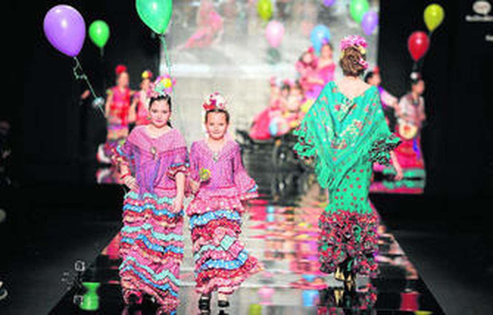 1. Propuesta de moda infantil de Pol Núñez, ropa con cortes canasteros. 2. La firma Rosapeula se inspiró en los colores, la fauna y el alma de África. 3. Las Hermanas Serrano brillaron con la puesta en escena.