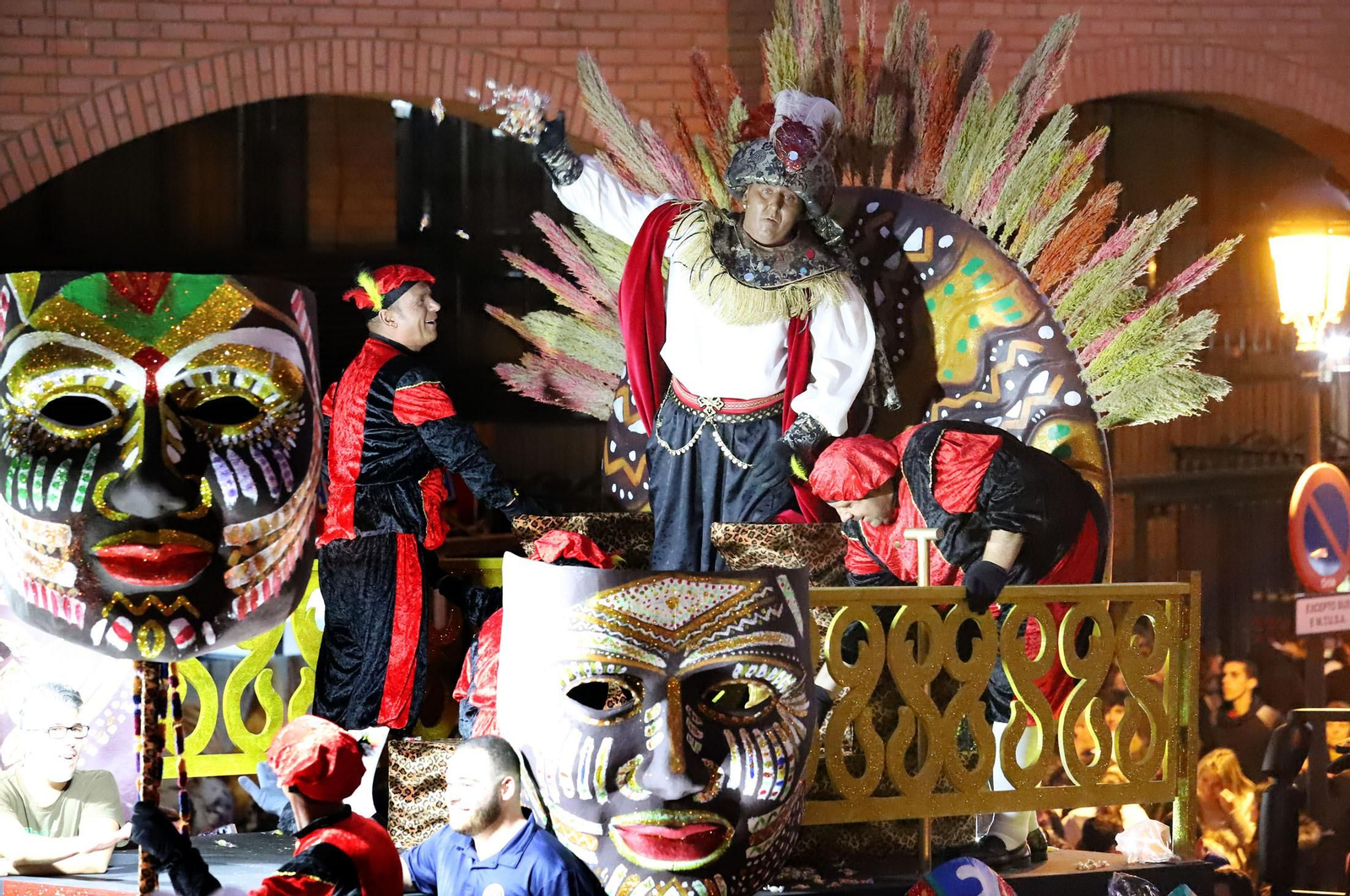 Imágenes de la cabalgata de los Reyes Magos de Huelva