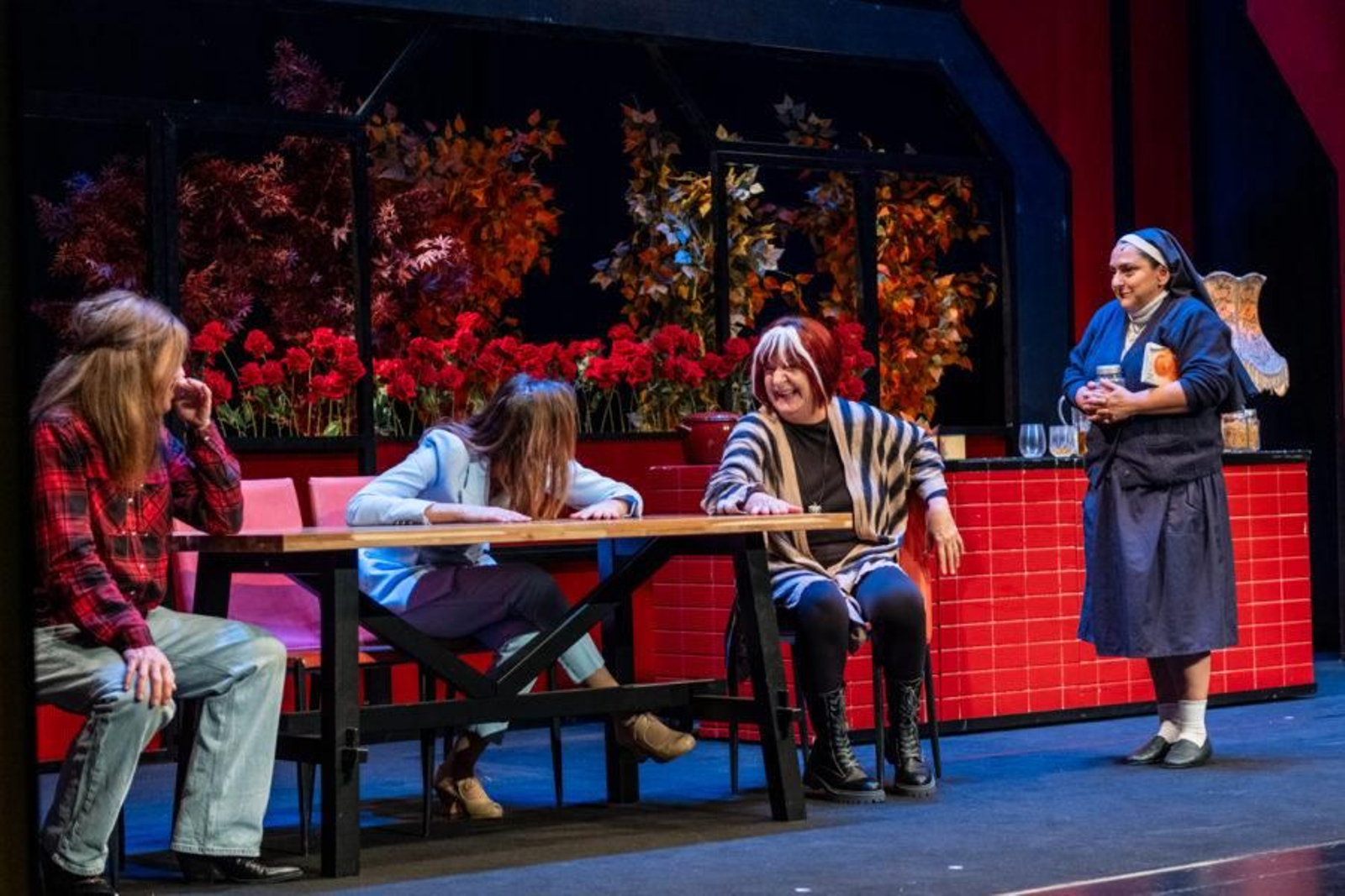 Imagen tomada durante un momento de la representación de la obra 'Las que gritan' durante el Festival de Teatro de Comedia de El Puerto.