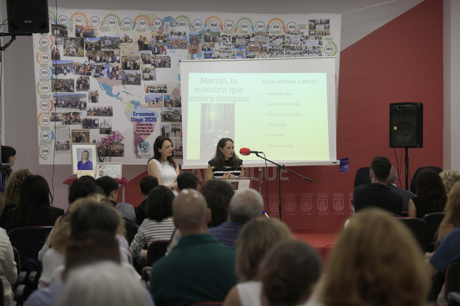Las fotos del homenaje póstumo a Marian Díaz, directora de la Escuela Oficial de Idiomas de San Roque
