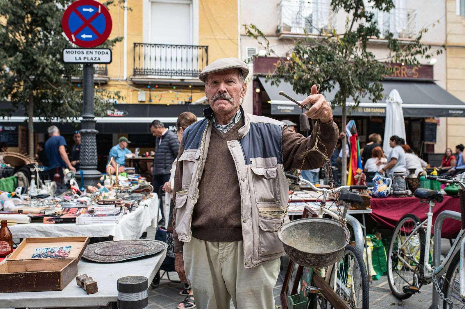 Una mañana en el mercado del jueves de la calle Feria