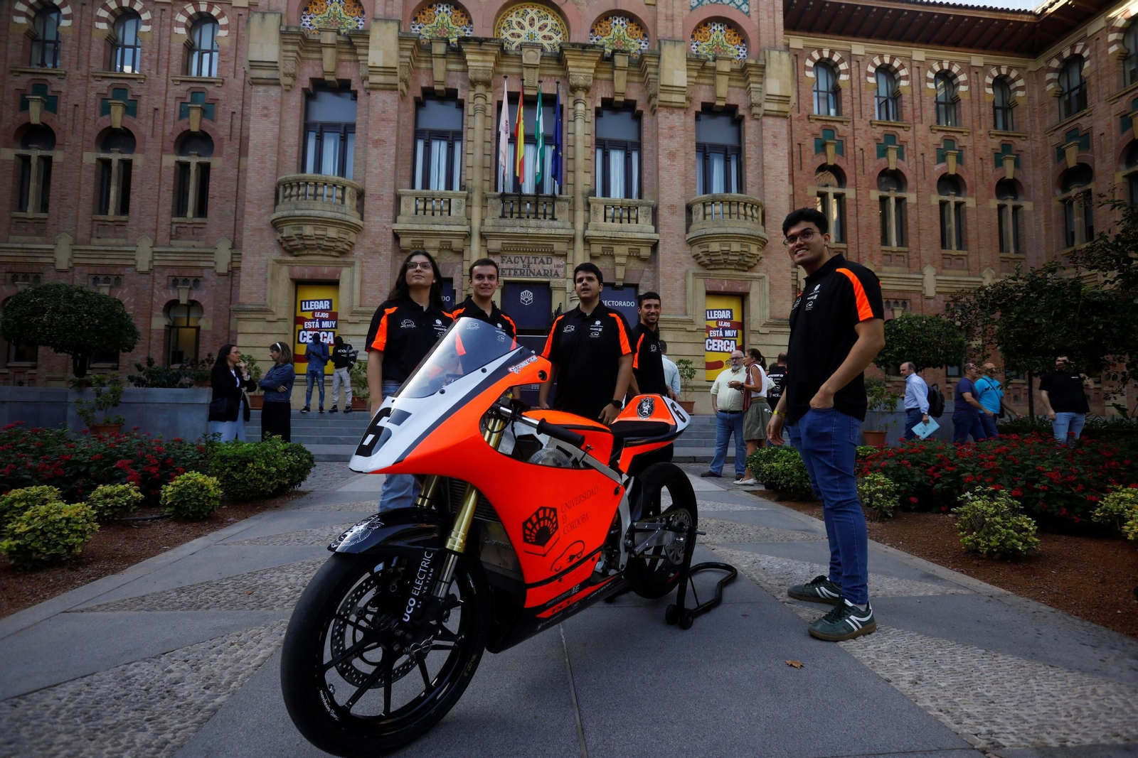 La presentación de la moto desarrollada por estudiantes de Córdoba, en imágenes