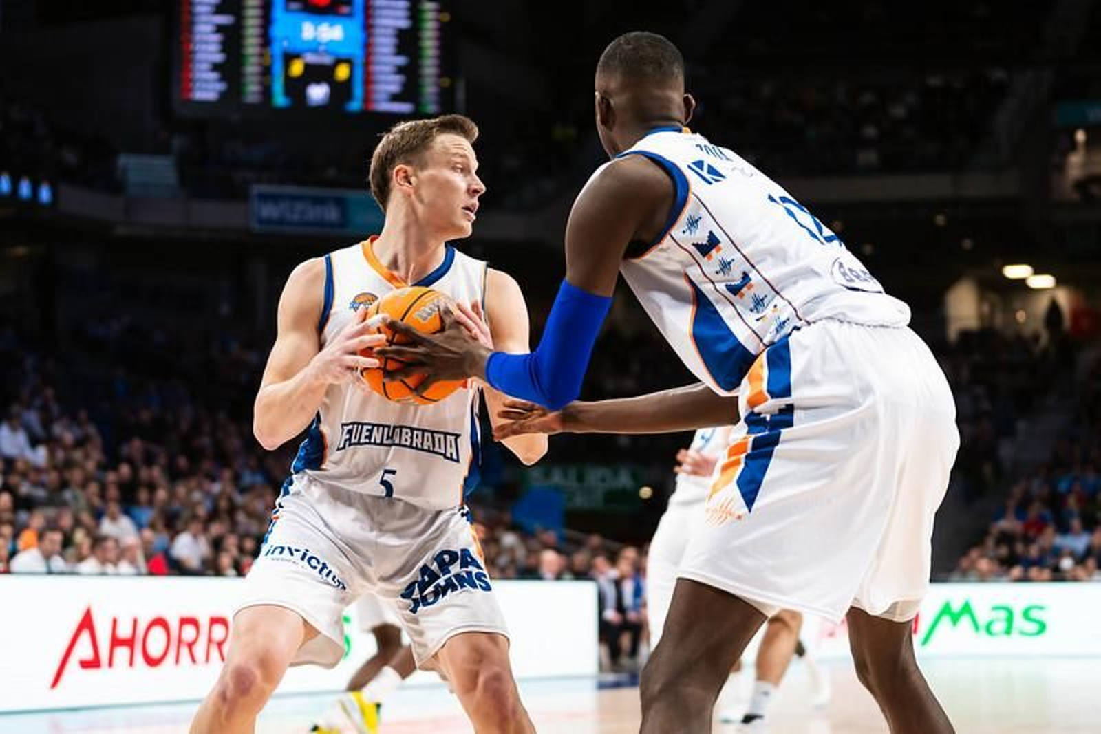 Nzosa cumple en el recital de Jayson Granger y Francis Alonso