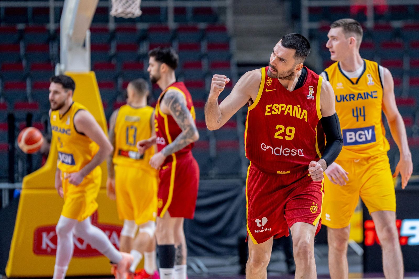 Las mejores fotos del Ucrania-España de baloncesto