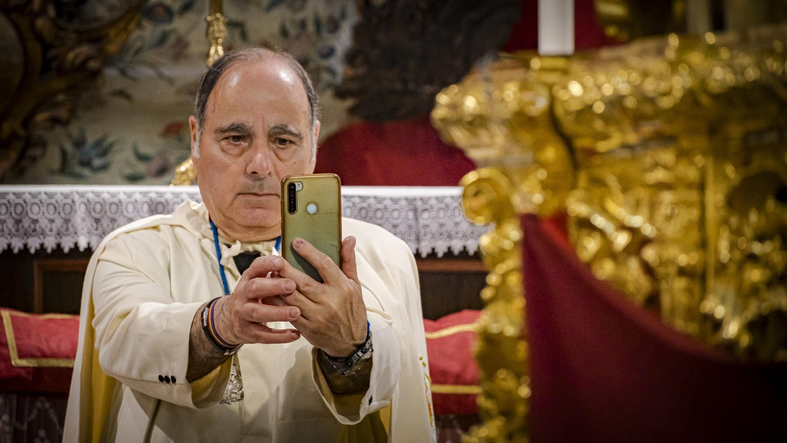 Imágenes de la salida de La Palma en la Semana Santa de Cádiz 2025