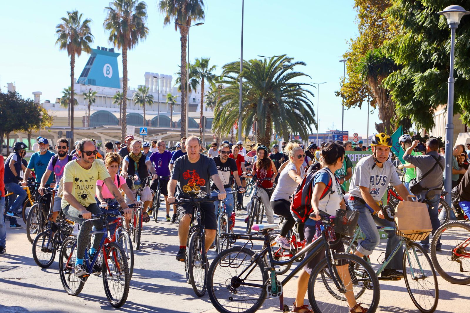 Así ha discurrido la 'bicifestación' por la movilidad verde en Málaga
