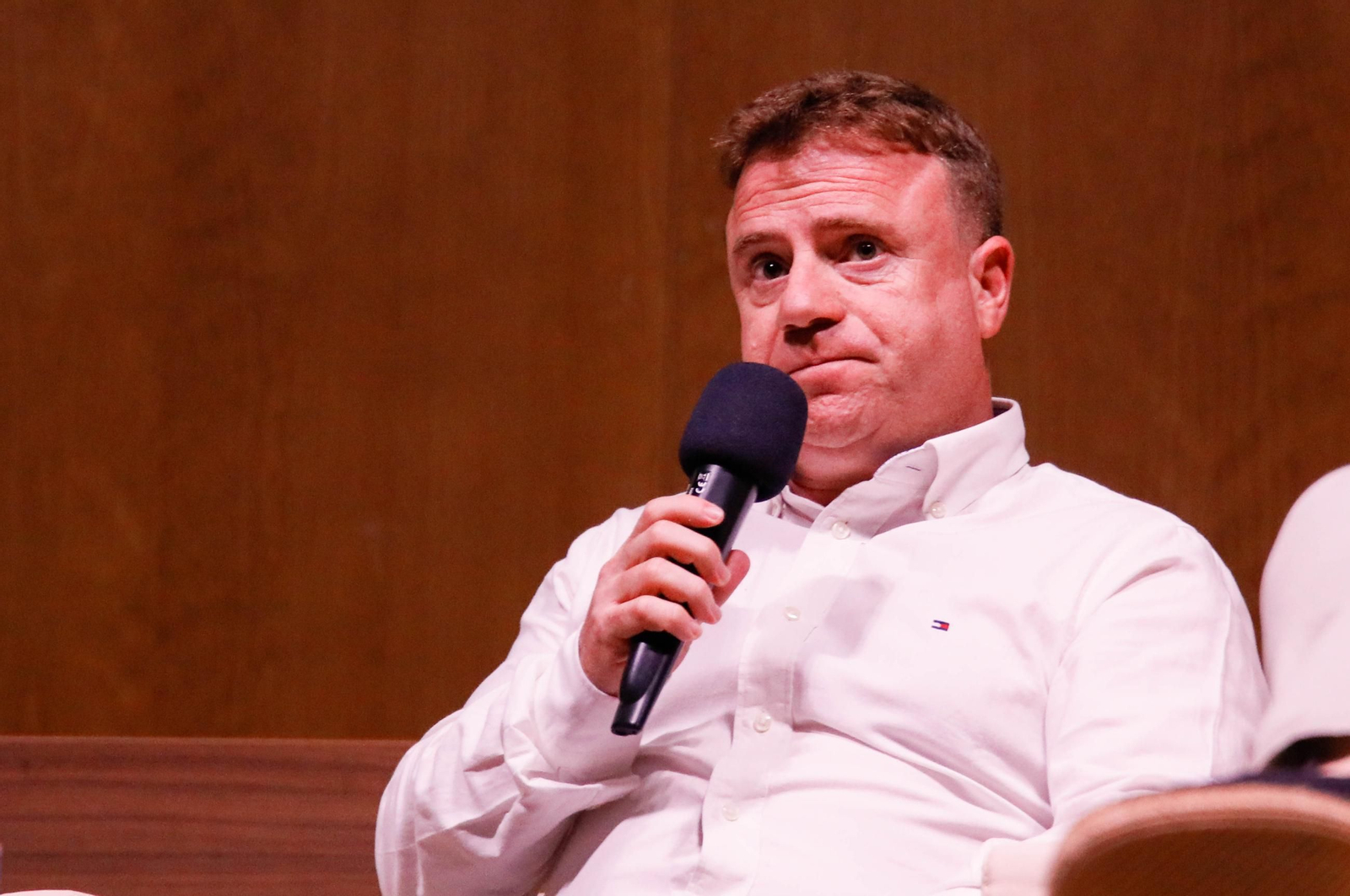 Imágenes de la presentación del documental "Almagrera, un sueño minero" en la biblioteca Villaespesa de Almería