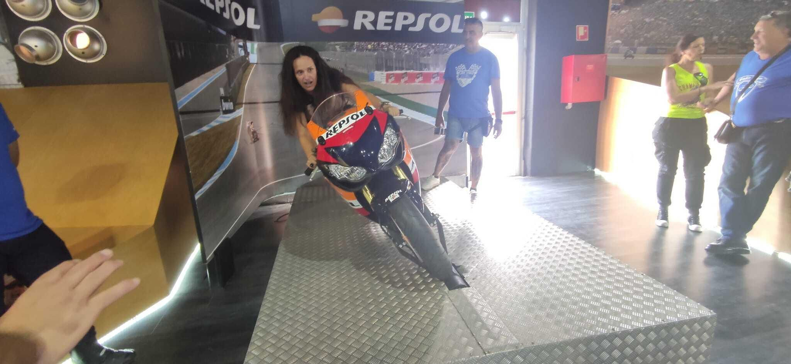 Personas ciegas, en moto por Jerez y el Circuito con Los Viñis