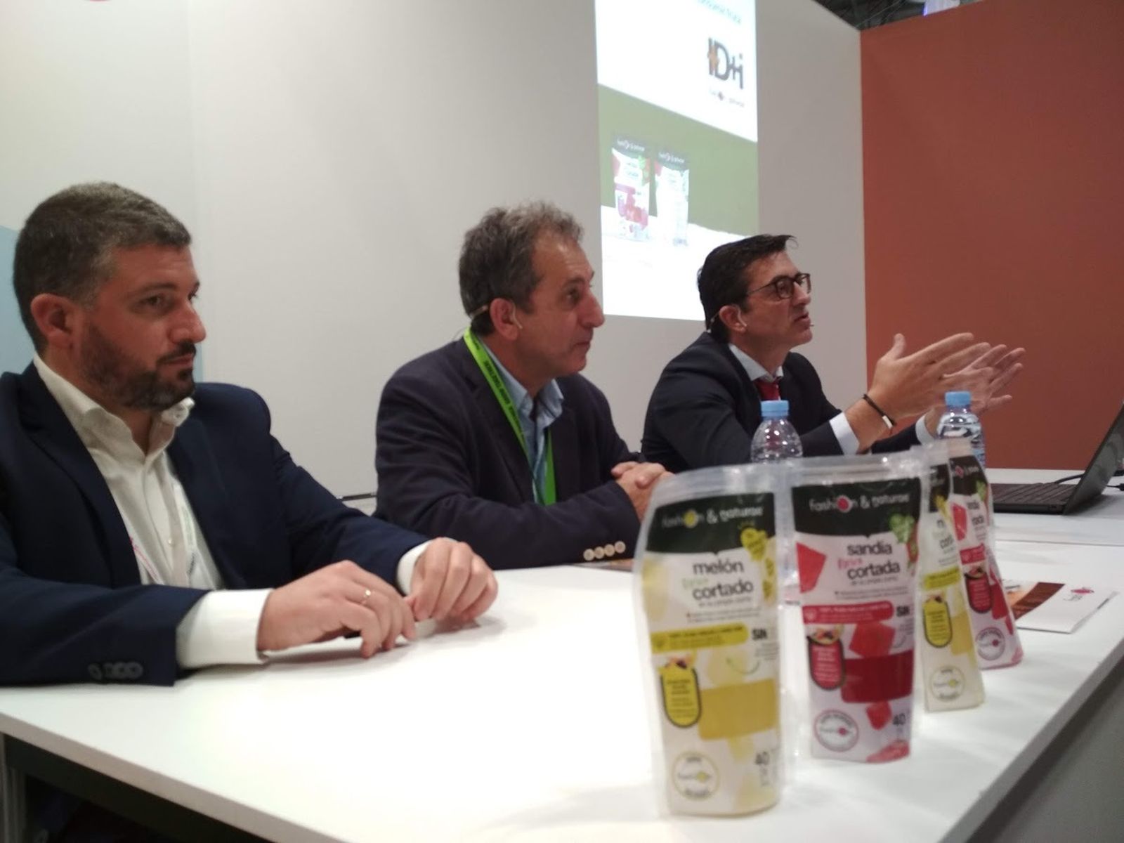 Factoría Naturae y Grupo AGF Fashion presentando su colaboración en Fruit Attraction.