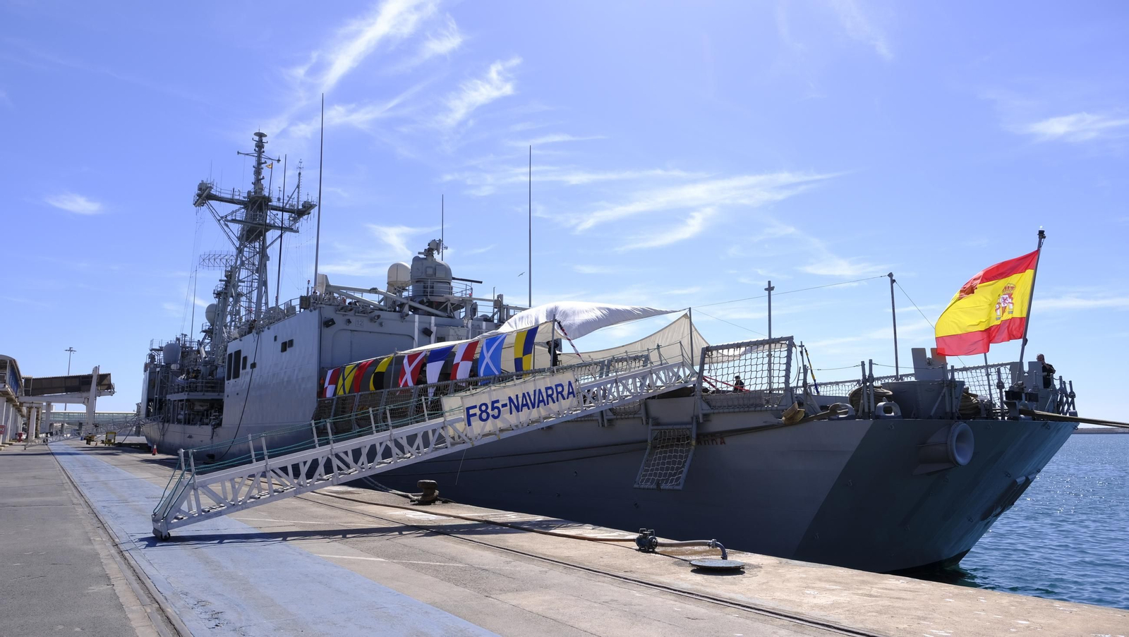 La Fragata Navarra de la Armada Española, visita Almería, en imágenes