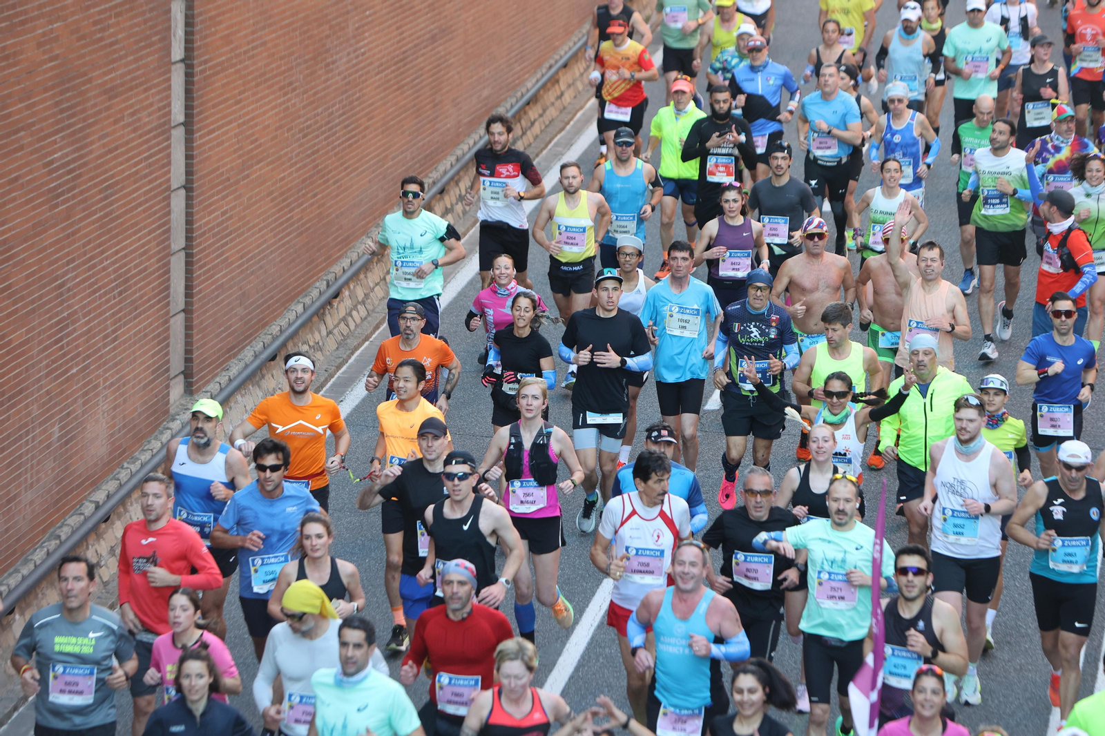 Búscate en la Zurich maratón de Sevilla