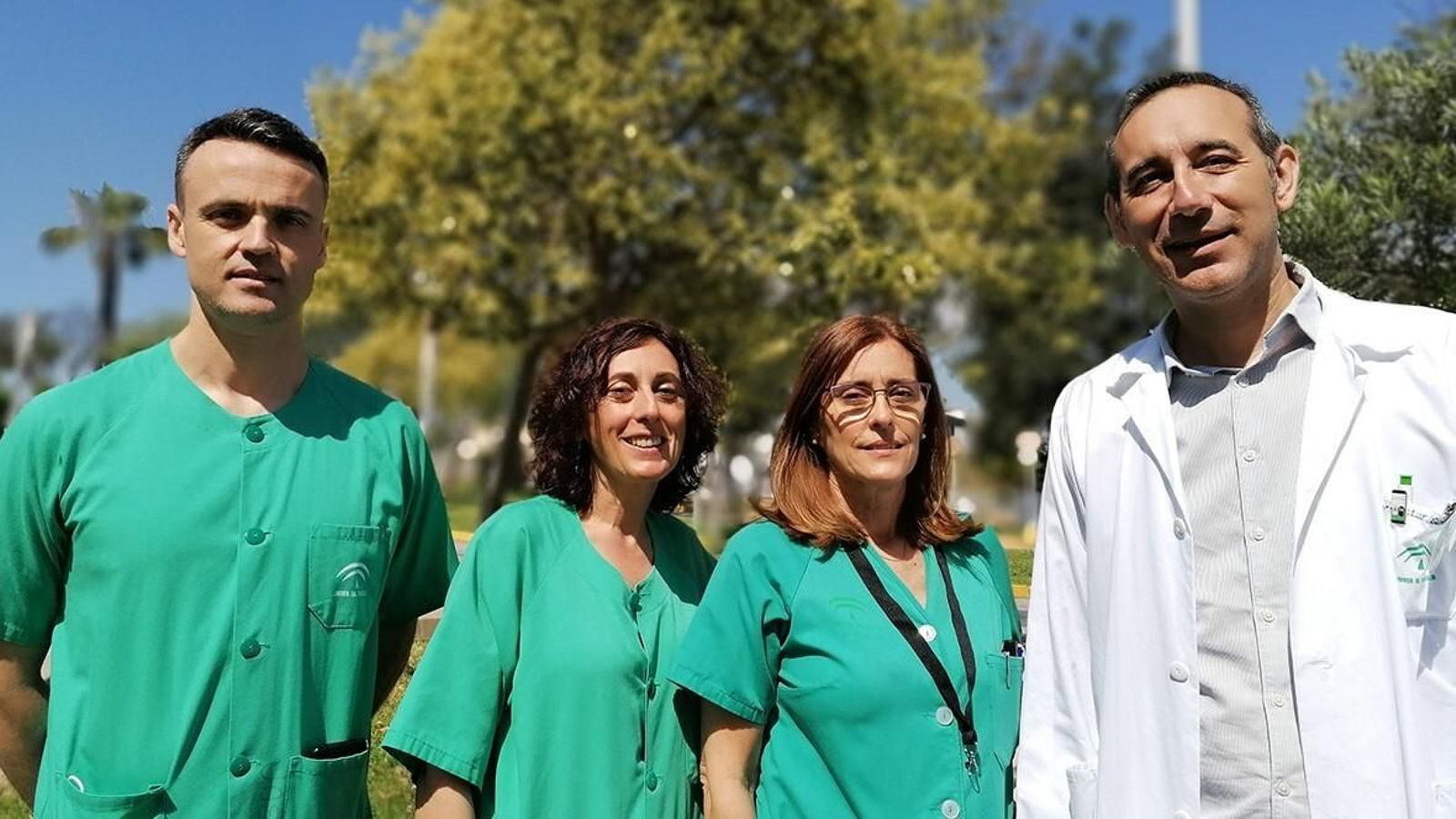 Equipo médico y enfermero de la Coordinación de Trasplantes de los hospitales Juan Ramón Jiménez e Infanta Elena.