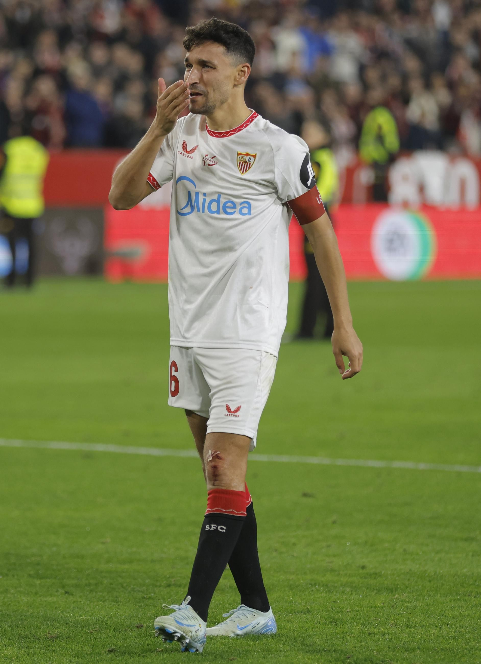 Todas las fotos de la celebración de Jesús Navas tras el partido