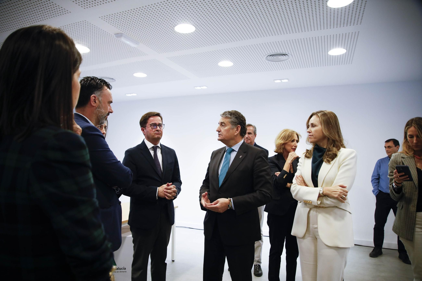 El consejero Antonio Sanz y el alcalde ejidense Francisco Góngora, firman un convenio para la creación de un Centro de Emprendimiento Digital, en imágenes