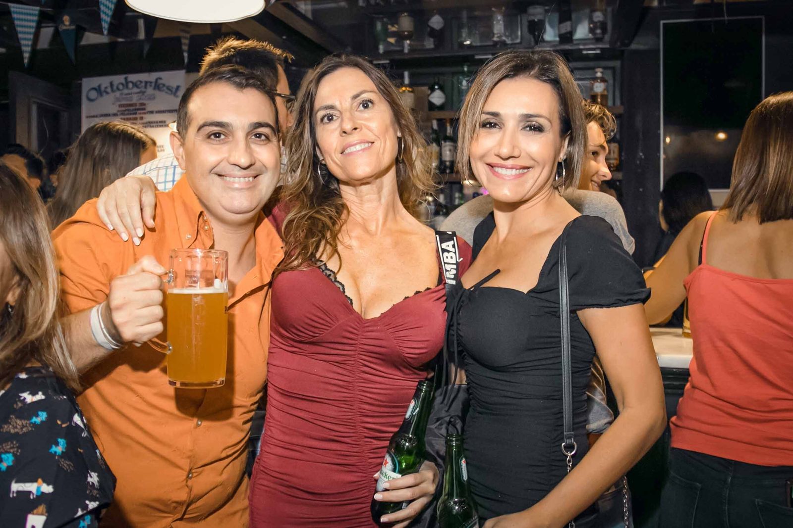 Búscate en el OktoberFest de Plaza Canterbury del sábado 8