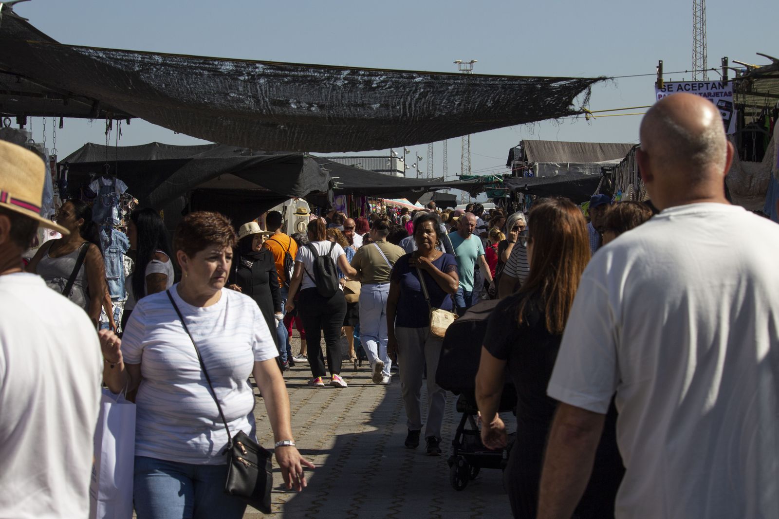 Fotos del mercadillo de Algeciras en el Llano Amarillo