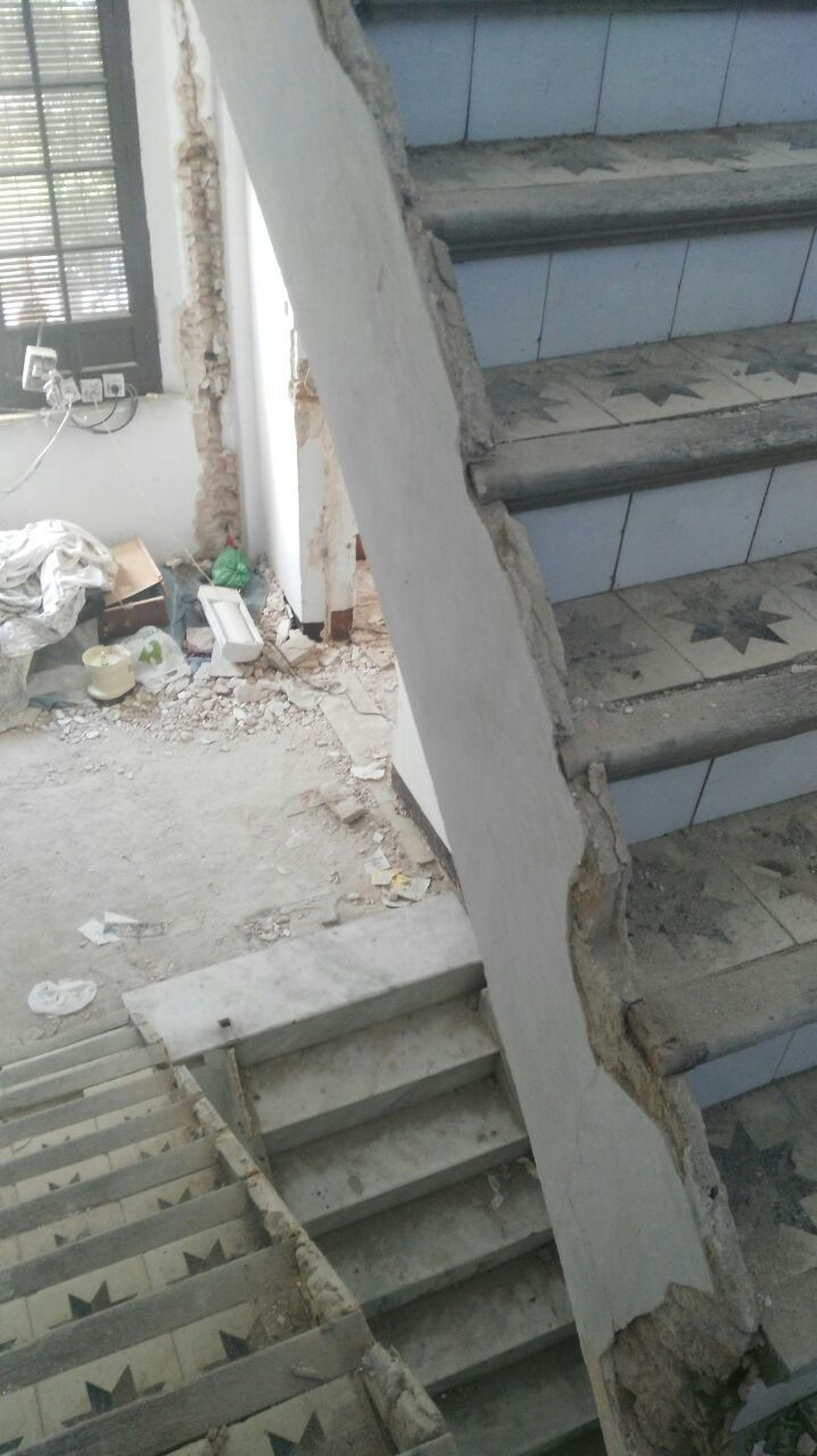 El estado del edificio desalojado en Fray Isidoro