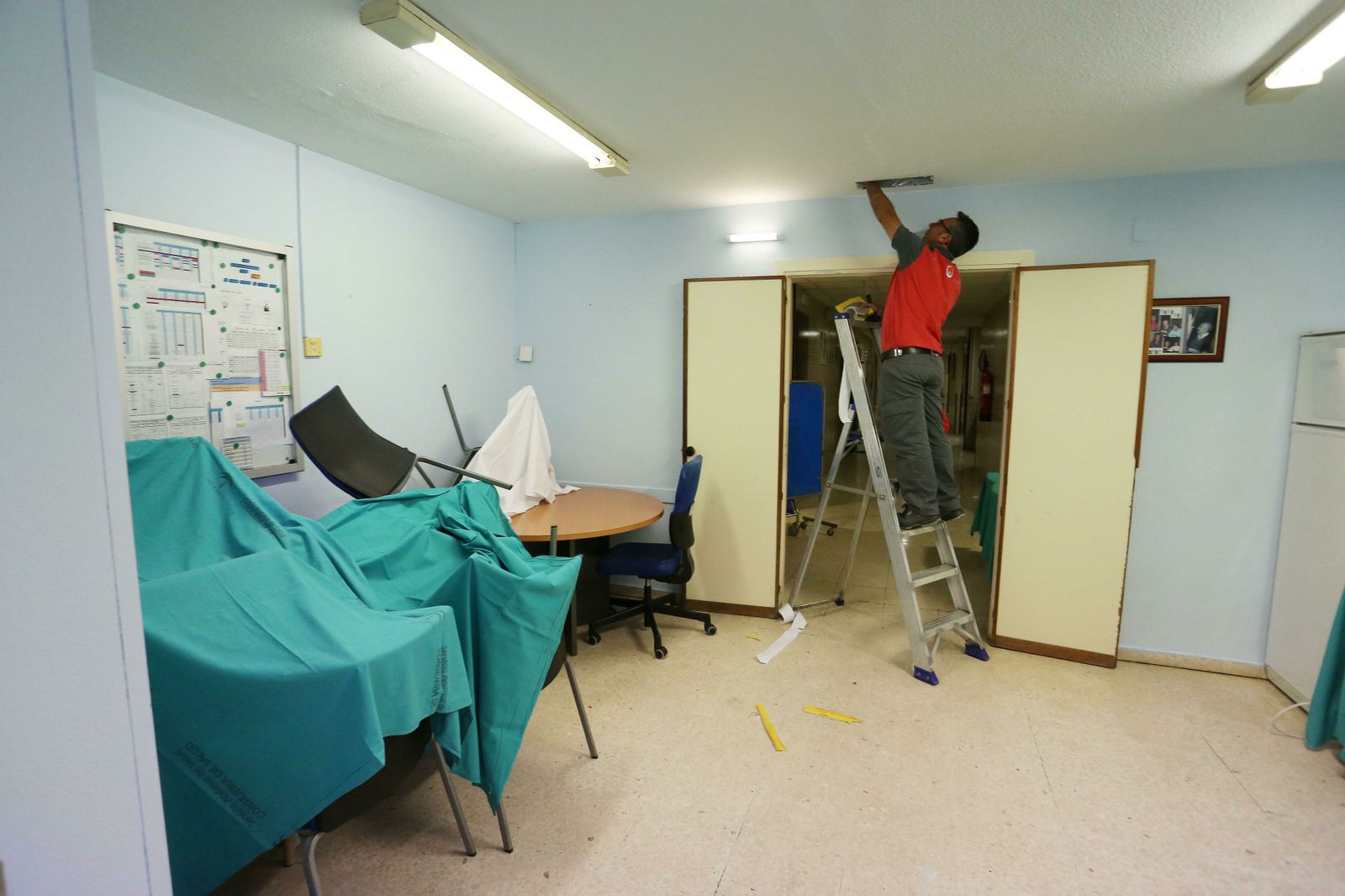 Retrospectiva de una obras en los pasillos del hospital por la zona de acceso a Radiología.