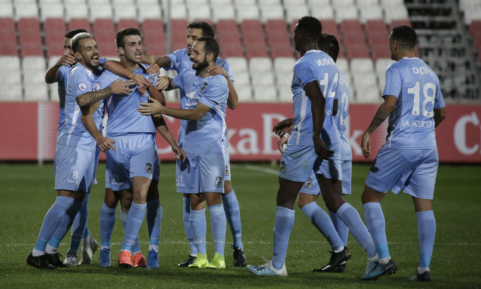 Los jugadores de la Balona celebran su gol frente al Sevilla Atlético.
