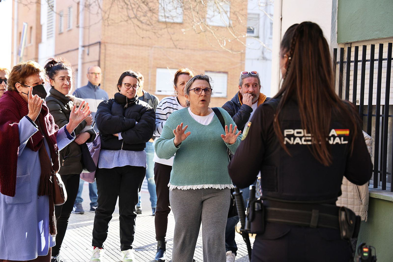 Susto en la calle Legión Española por un incendio en un cuarto de contadores