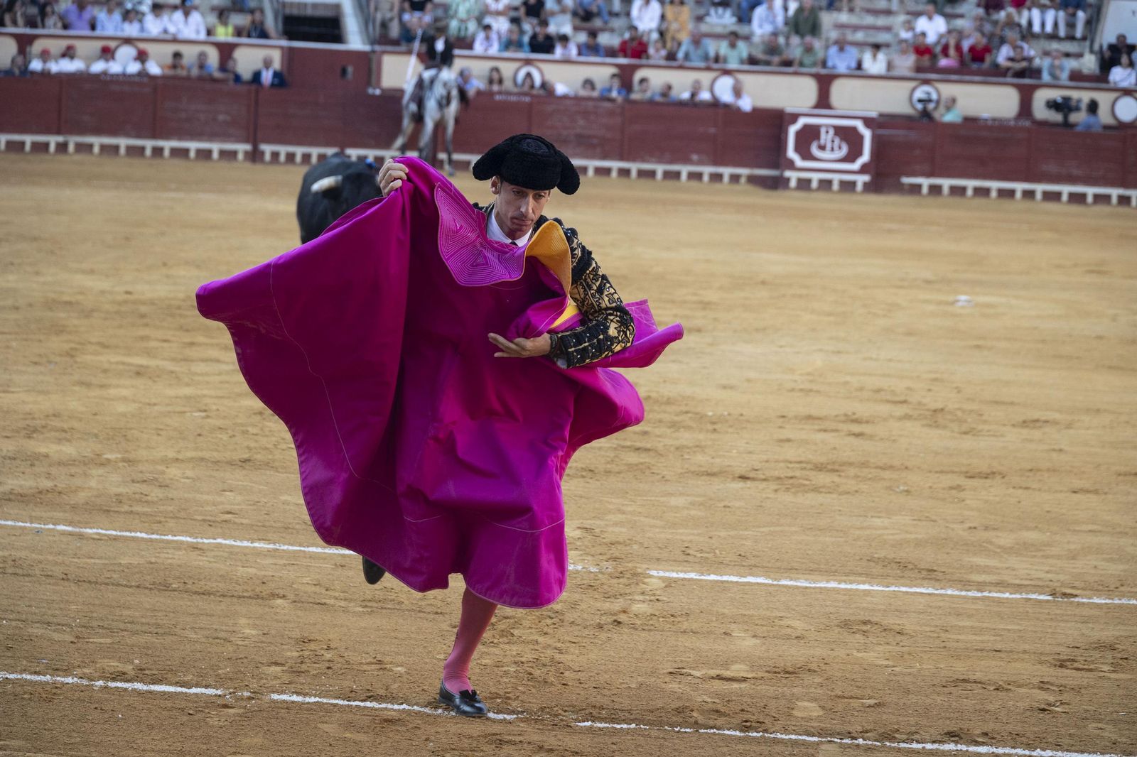 Las imágenes de la corrida de toros en El Puerto: puerta grande para Talavante