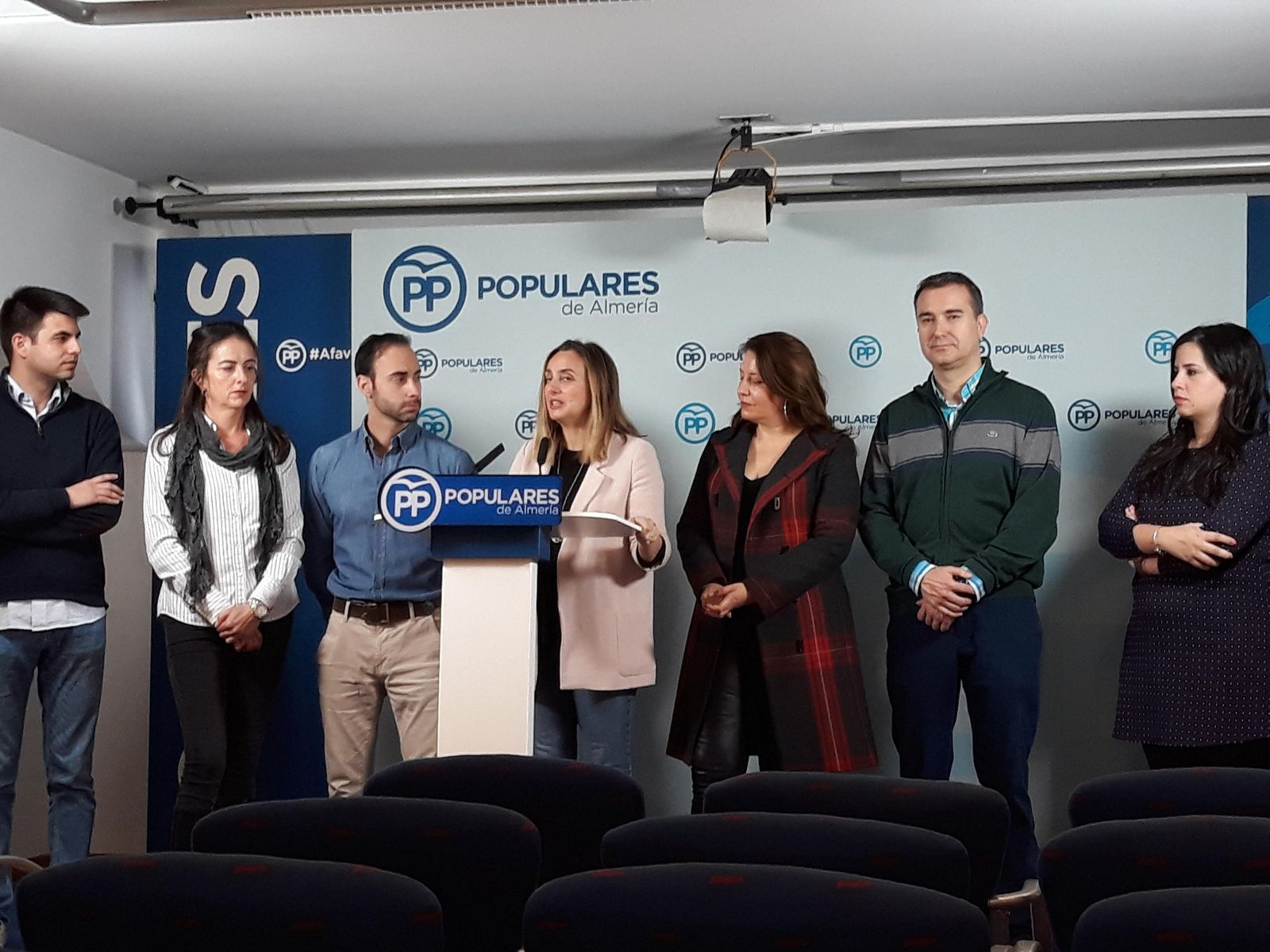 La portavoz de Educación del PP Andaluz, Marifrán Carazo, durante la rueda de prensa en la sede almeriense.