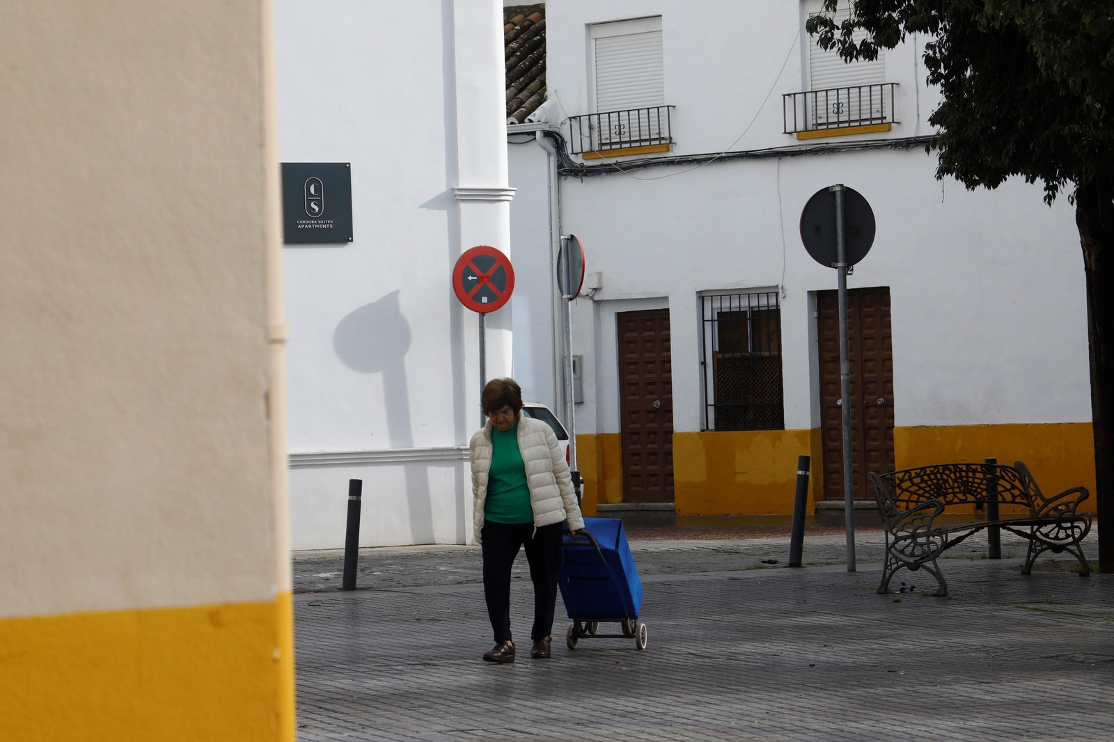 Un recorrido en imágenes por el barrio cordobés del Campo de la Verdad un día de invierno