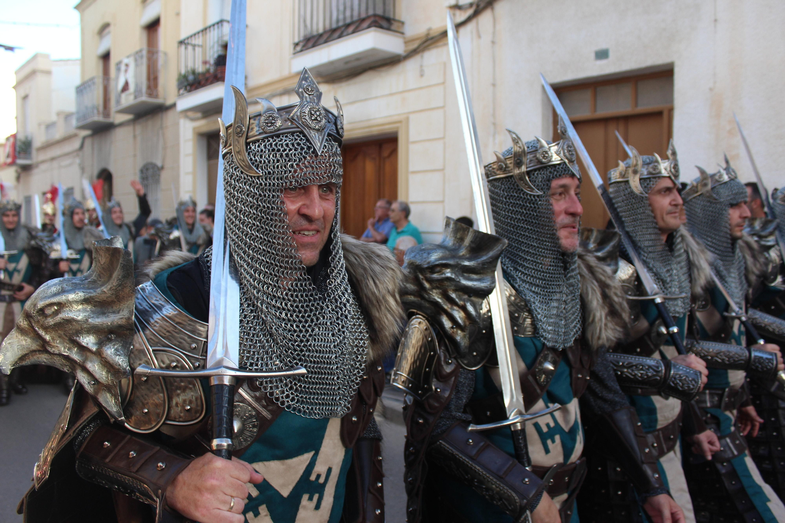 El desfile de Moros y Cristianos de Vera, en imágenes