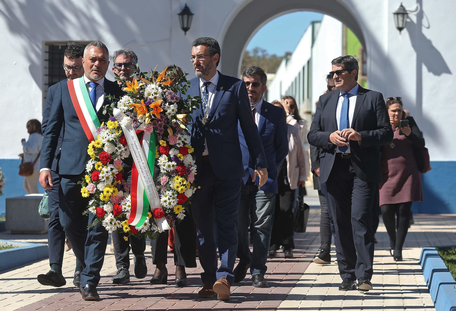 Fotos del acto de hermanamiento de La Línea con Buonabitacolo