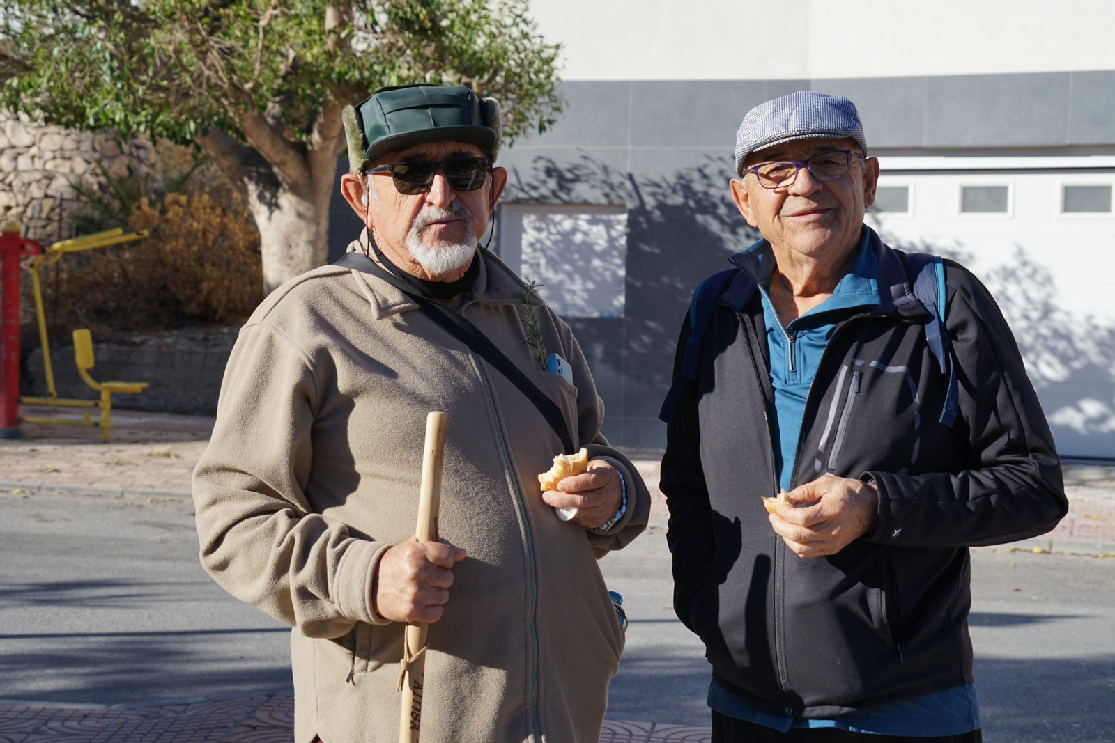 Un centenar de mayores de Vícar recorren la Alpujarra durante su olimpiada