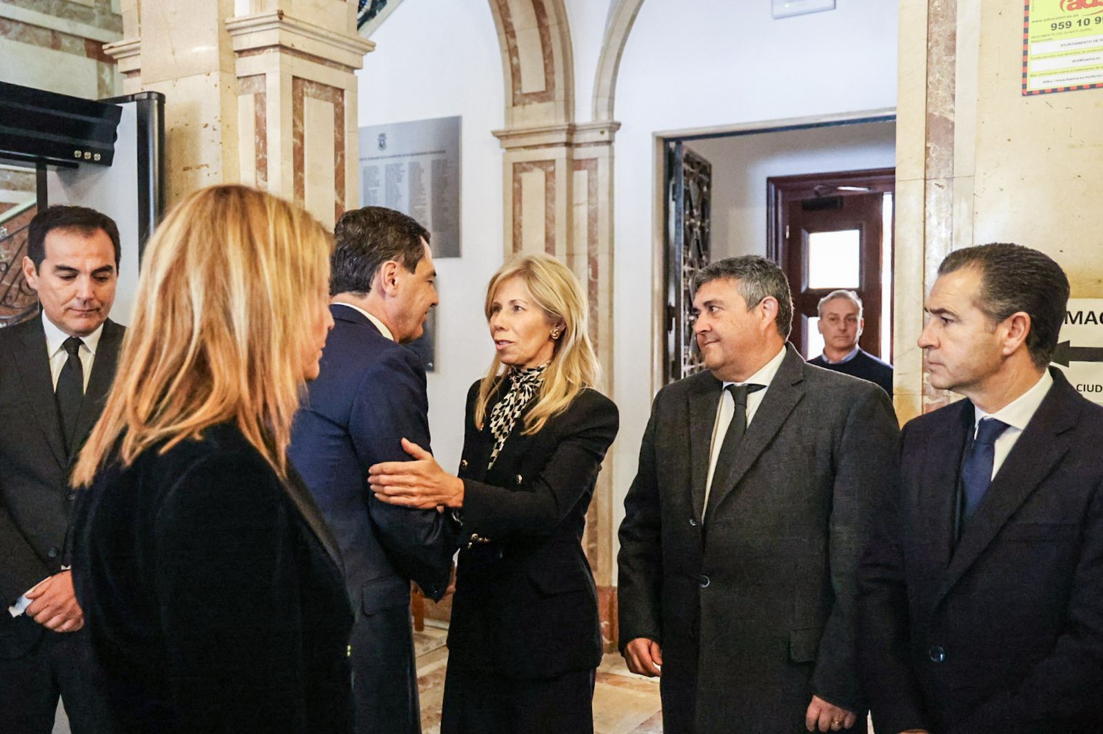 Fotografías del acto de declaración institucional en apoyo a las víctimas del accidente ferroviario de Adamuz y sus familias