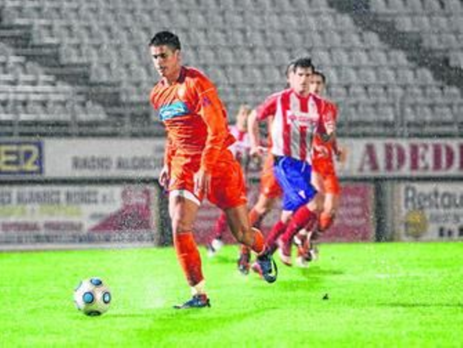 El filial del Decano afronta hoy el partido más difícil del calendario con la "máxima ilusión" por ganar. El filial del Decano afronta hoy el partido más difícil del calendario con la "máxima ilusión" por ganar.