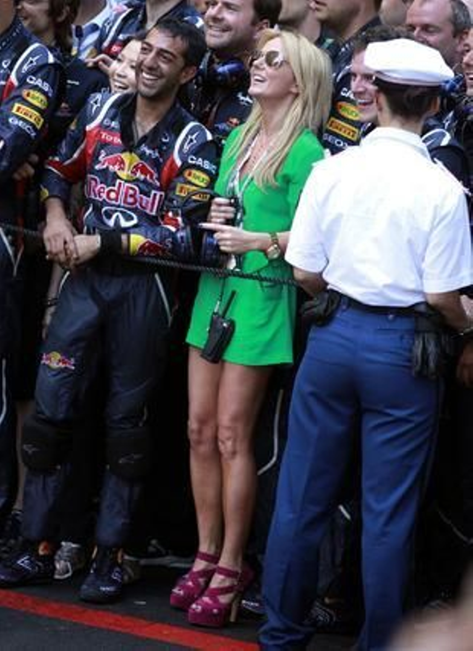 La cantante Geri Halliwell, con el equipo Red Bull.

Foto: Reuters
