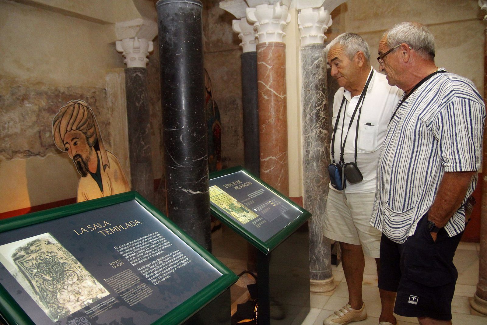 Unos turistas, durante una visita al monumento.