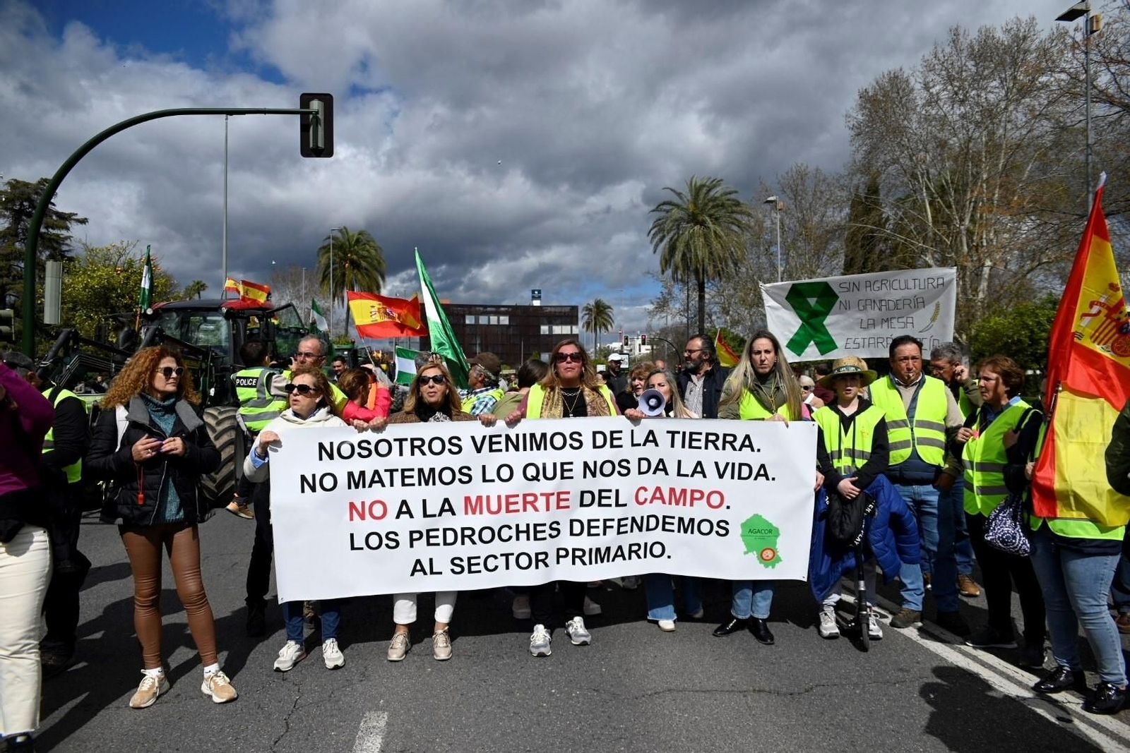La protesta de los agricultores de Córdoba, en imágenes
