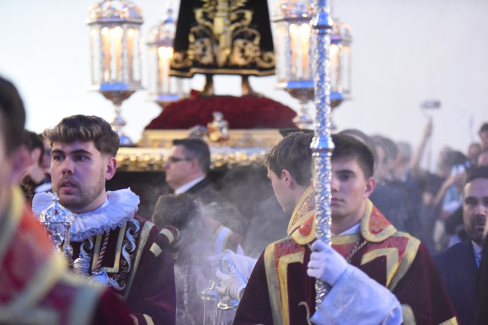 El vía crucis del Señor de la Humildad y Paciencia de Córdoba, en imágenes