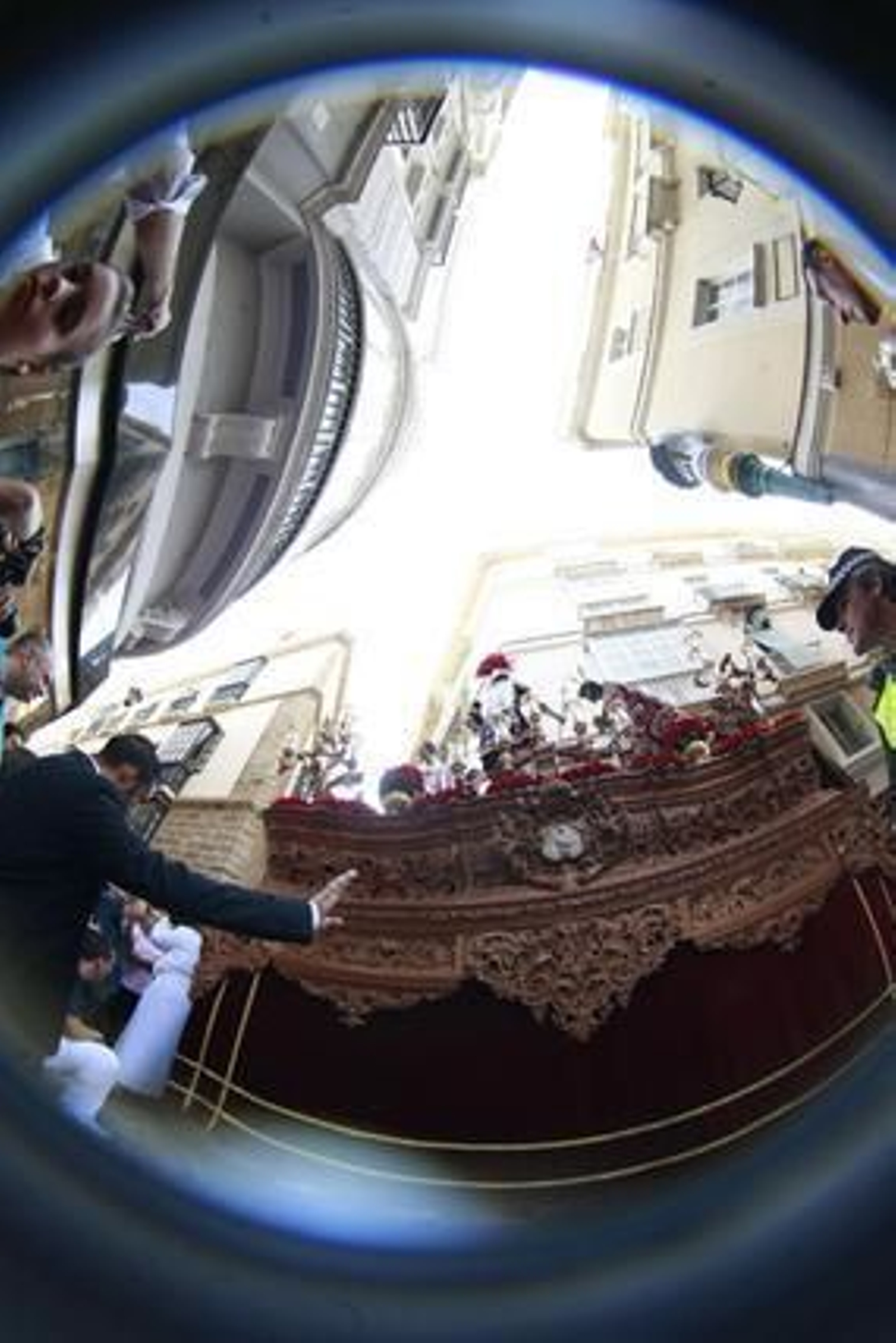 Miles de personas abarrotan las calles de la capital para disfrutar de la  magna de pasos con motivo de la JMJ. Participaron 15 cofradías de la diócesis./Fotos:Julio González  Foto: Julio Gonzalez