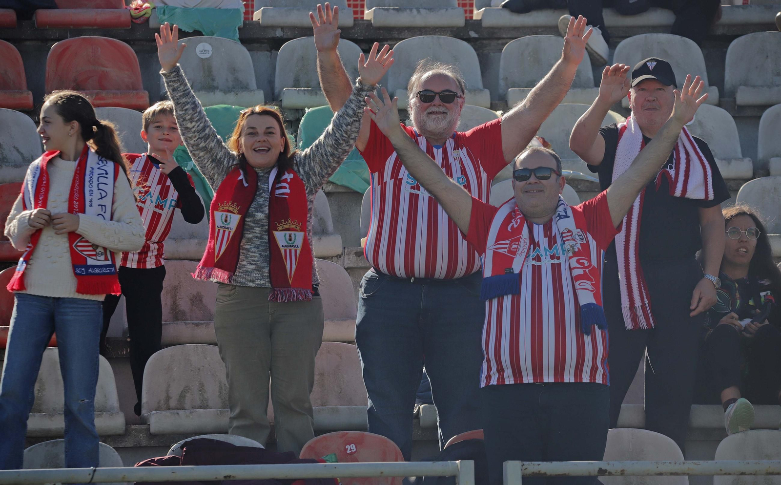 Búscate en el Nuevo Mirador durante el Algeciras - Atlético Madreliño de Primera Federación