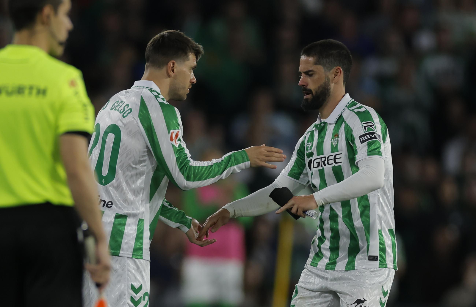 Lo Celso, en el momento de entrar por Isco en el derbi.