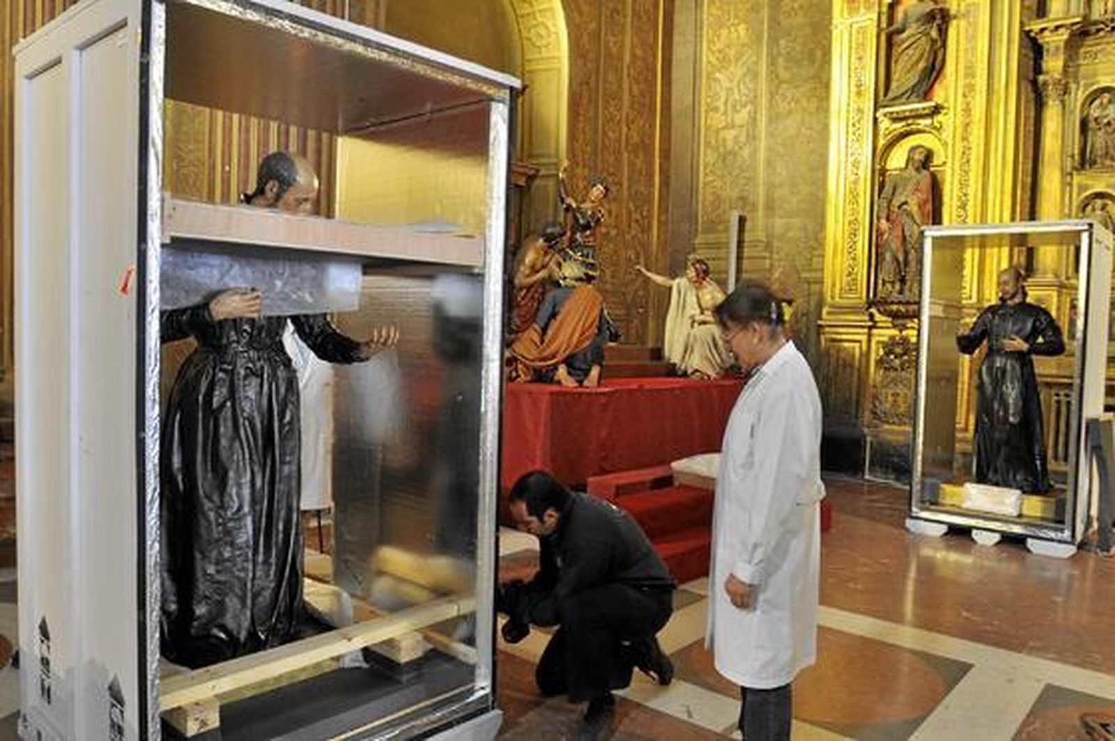 Las tallas de Martínez Montañez regresan a la Iglesia de la Anunciación.  Foto: Manuel Gómez