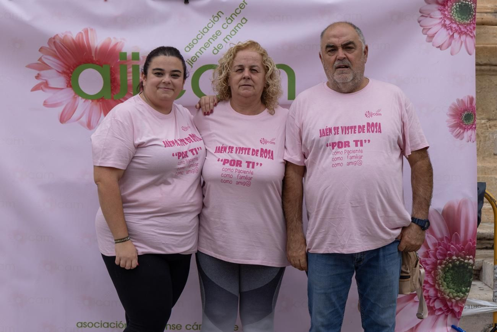 Jaén se viste de rosa con una marcha reivindicativa contra el cáncer de mama