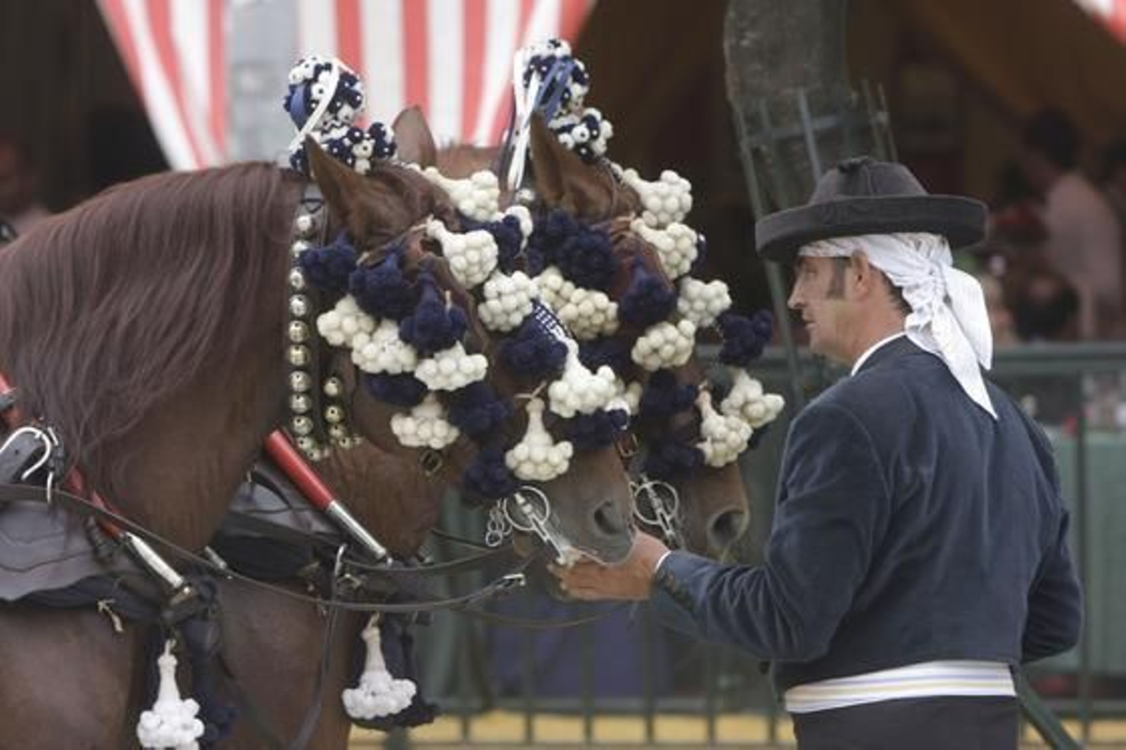 La lluvia no impidió la fiesta el Miércoles de Feria.

Foto: José Ángel García