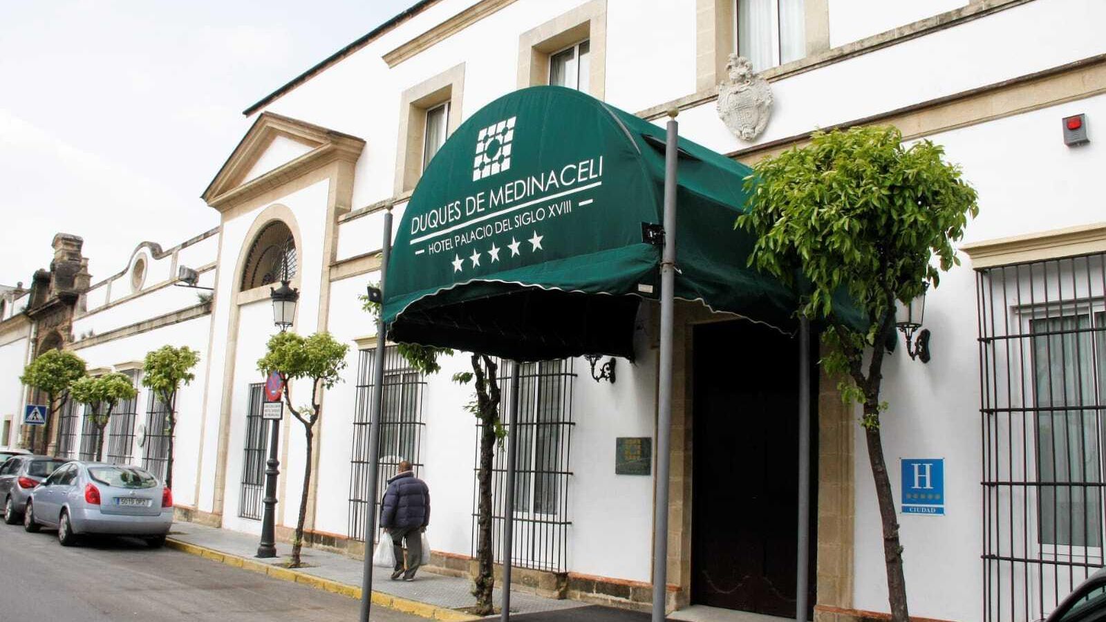 El hotel Duques de Medinaceli ha sido uno de los primero en optar por el cierre.