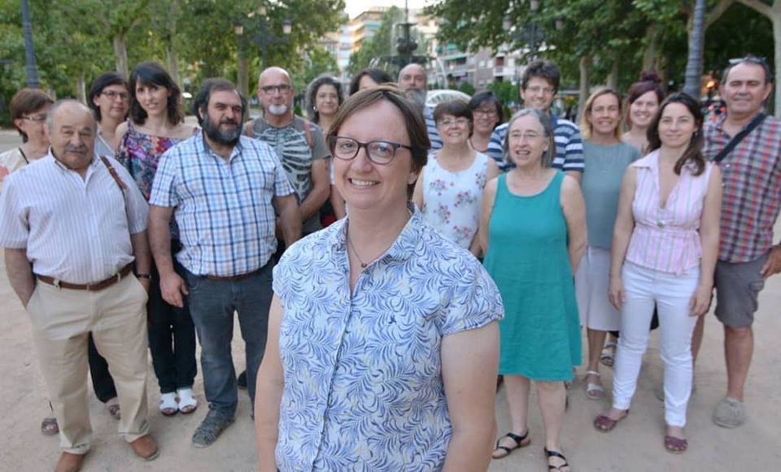 La candidatura de Granada Imagina Andalucía incluye a Marta Gutiérrez, de Vamos Granada, en la foto de equipo.