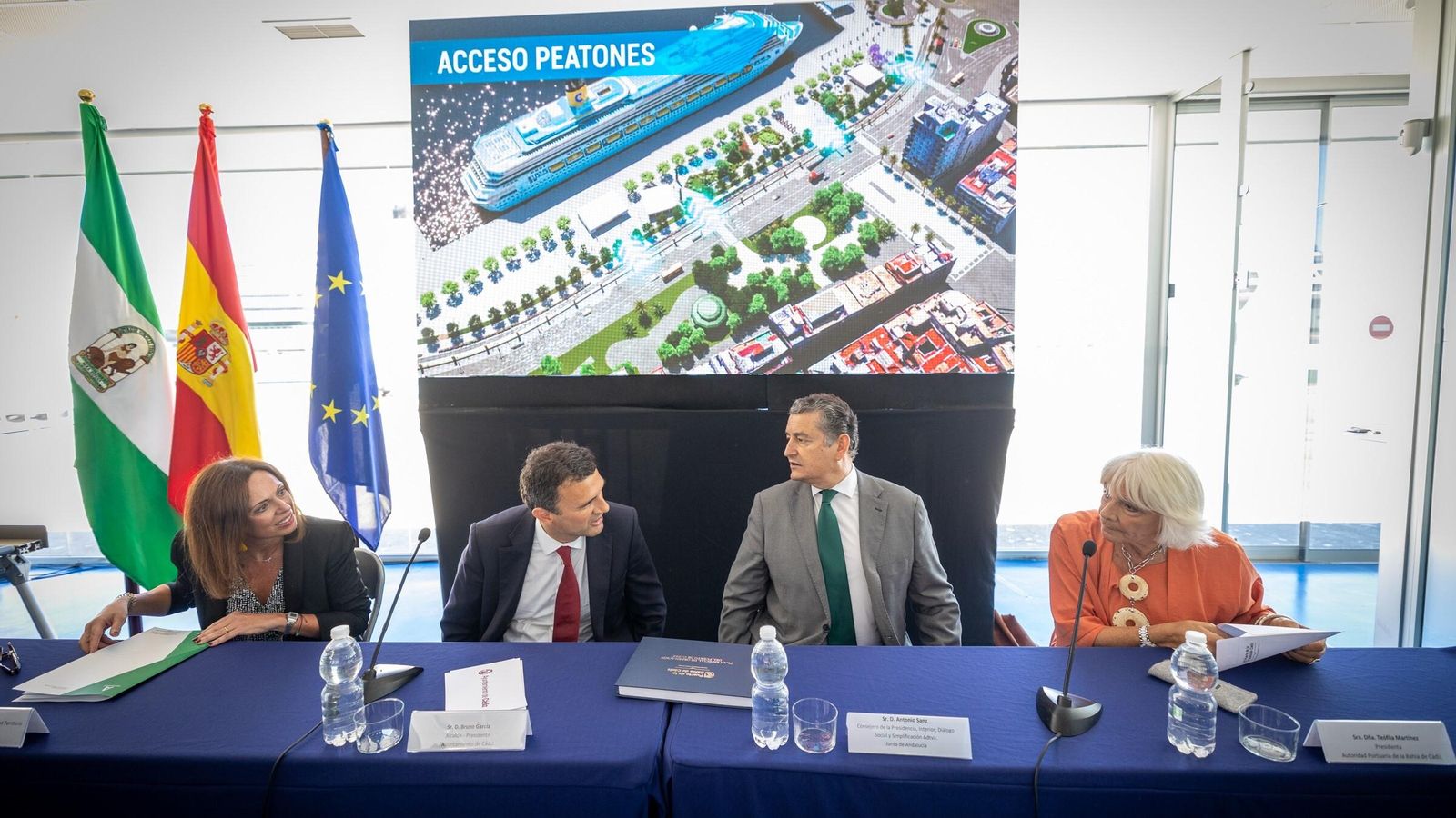 De izquierda a derecha, Rocío Díaz, Bruno García, Antonio Sanz y Teófila Martínez.