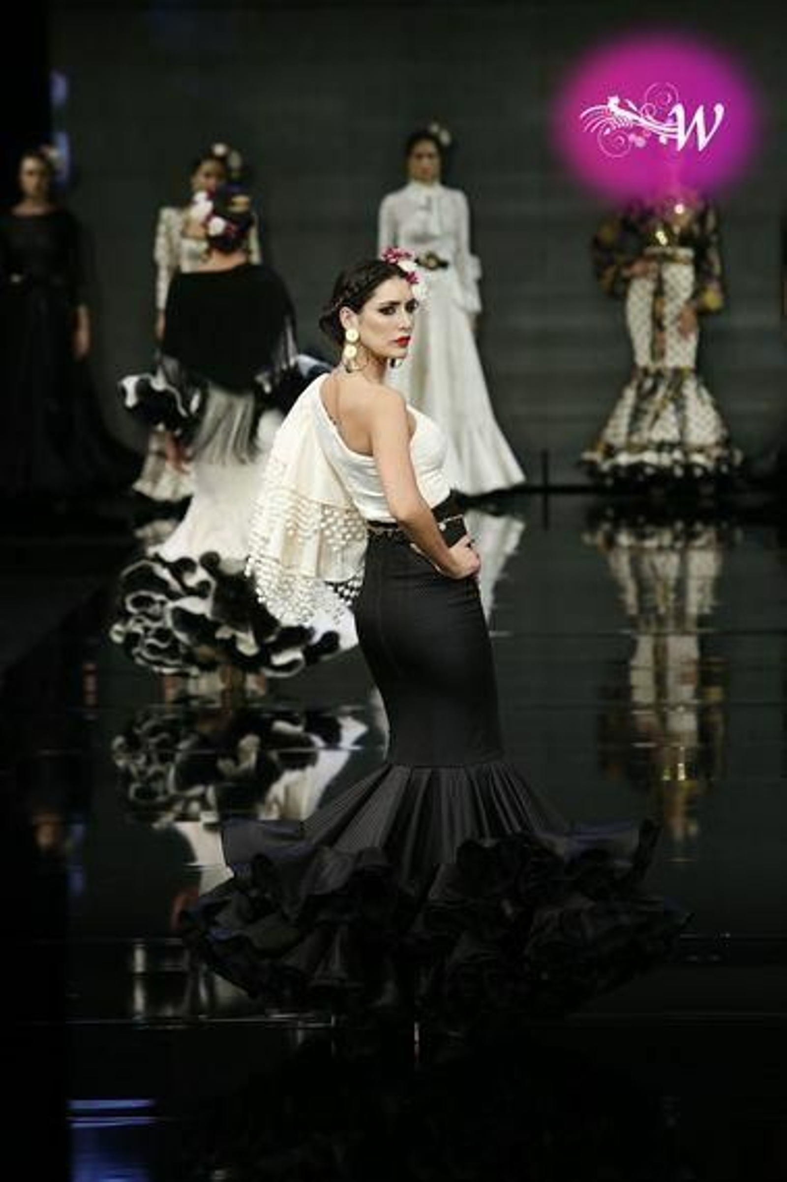 Carmen Vega presenta su colección en SIMOF 2020, todas las fotos de su desfile