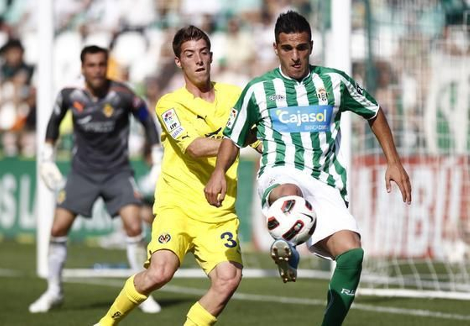 El Betis gana el último partido de la Liga al Villarreal B (2-1). / Antonio Pizarro