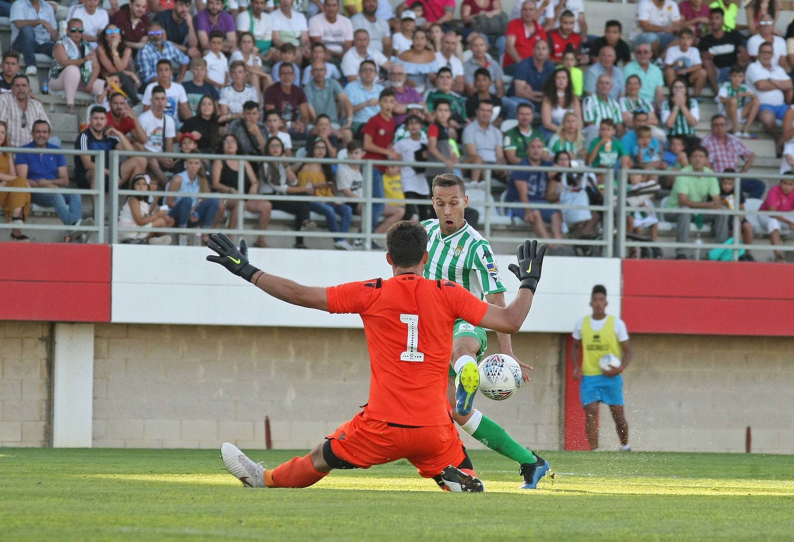 El amistoso Real Betis-Nottingham Forest, en imágenes